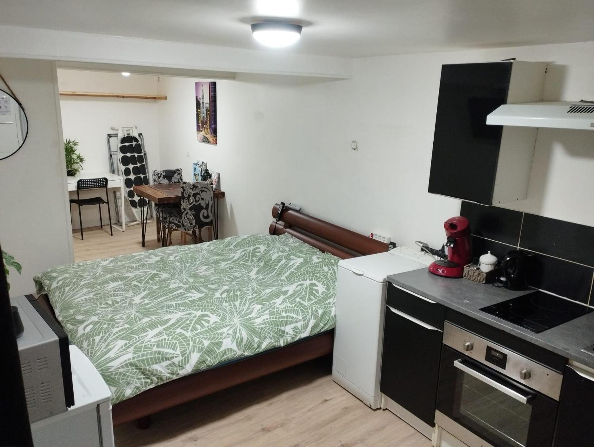 Apartment Centre *